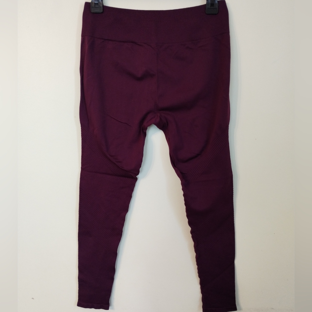 Fabletics Textured Leggings Comfort Lounge Performance Workout Size M